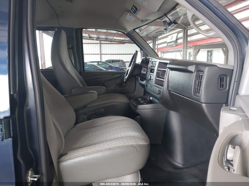 2014 Chevrolet Express 1500 VIN 1GNSGBF45E1182152 IAAI salvage auction — NORMAL WEAR, Sf97 (Georgia), sold $15,575 on 2026-08-13 (photo 5)