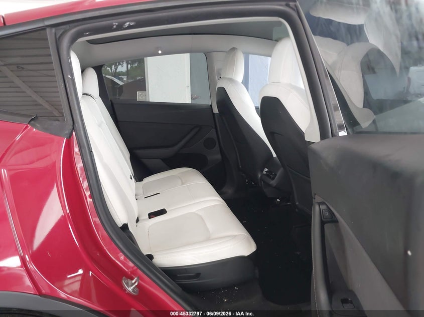 2023 Tesla Model y VIN 7SAYGAEE5PF586685 IAAI salvage auction — LEFT SIDE, Salvage Title, sold $8,900 on 2026-08-02 (photo 8)