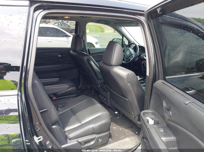 2016 Honda Pilot VIN 5FNYF6H01GB119065 IAAI salvage auction — LEFT SIDE, Clear (Michigan), sold $7,675 on 2026-08-20 (photo 8)