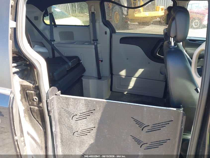 2018 Dodge Caravan VIN 2C4RDGCG9JR179367 IAAI salvage auction — NORMAL WEAR, Clear (Tennessee), sold $15,825 on 2026-07-16 (photo 8)