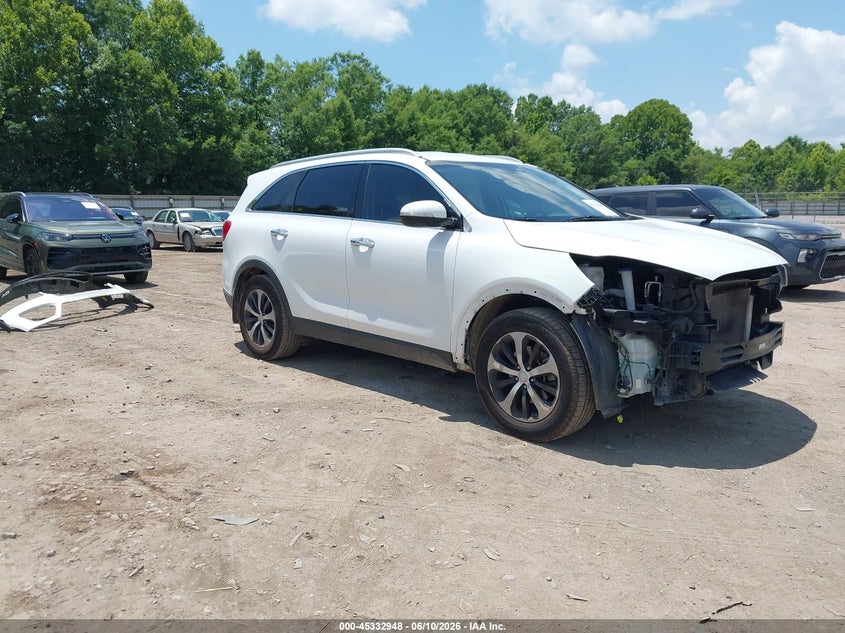 2017 Kia Sorento VIN 5XYPH4A15HG193712 IAAI salvage auction — FRONT END, Wait Title, sold $2,200 on 2026-08-29 (photo 1)