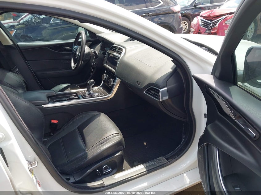 2020 Jaguar Xe VIN SAJAE4FX4LCP64312 IAAI salvage auction — SIDE, Salvage Title, sold $3,500 on 2026-09-08 (photo 5)