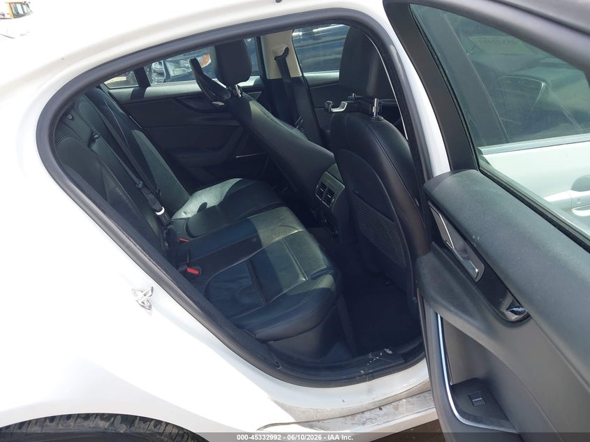2020 Jaguar Xe VIN SAJAE4FX4LCP64312 IAAI salvage auction — SIDE, Salvage Title, sold $3,500 on 2026-09-08 (photo 8)