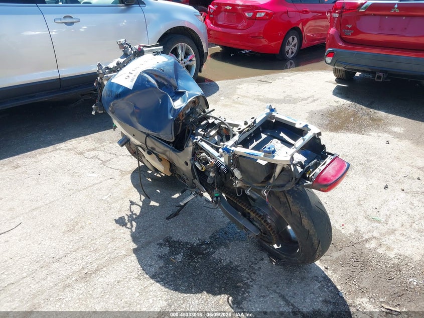 1998 Suzuki Gsx-r600 VIN JS1GN78A6W2101413 IAAI salvage auction — FRONT END, Salvage (Kansas), sold $100 on 2026-07-29 (photo 3)