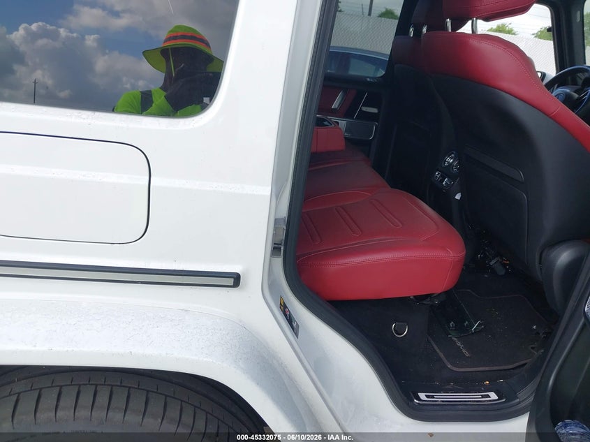 2025 Mercedes-benz G-klasse VIN W1NWH1AB7SX021147 IAAI salvage auction — UNKNOWN, Salvage Title, sold $111,000 on 2026-07-27 (photo 8)