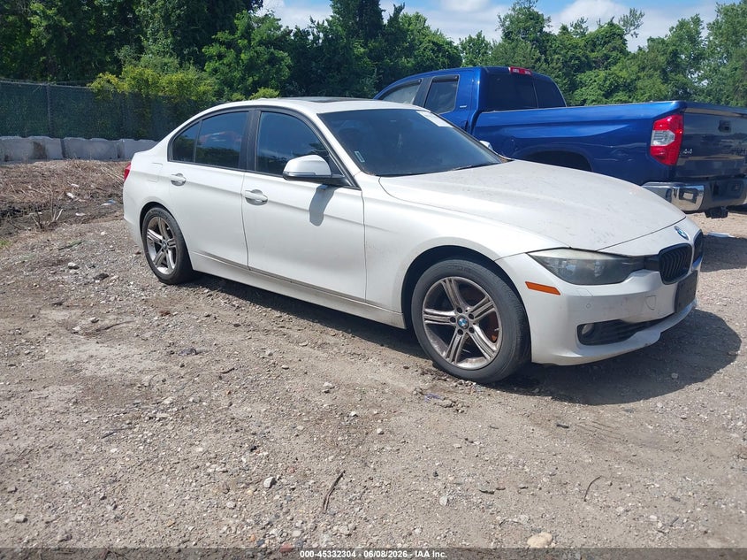 2015 BMW 3er VIN WBA3B5G52FNS15037 IAAI salvage auction — NORMAL WEAR, Clear (Virginia), sold $825 on 2026-07-23 (photo 1)