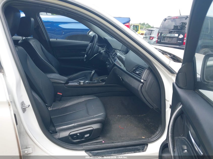 2015 BMW 3er VIN WBA3B5G52FNS15037 IAAI salvage auction — NORMAL WEAR, Clear (Virginia), sold $825 on 2026-07-23 (photo 5)