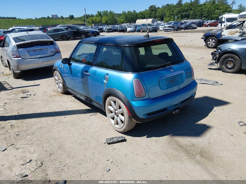 2005 Mini Cooper VIN WMWRE33445TD93371 IAAI salvage auction — NORMAL WEAR, Clear (Massachusetts), sold $300 on 2026-07-22 (photo 3)