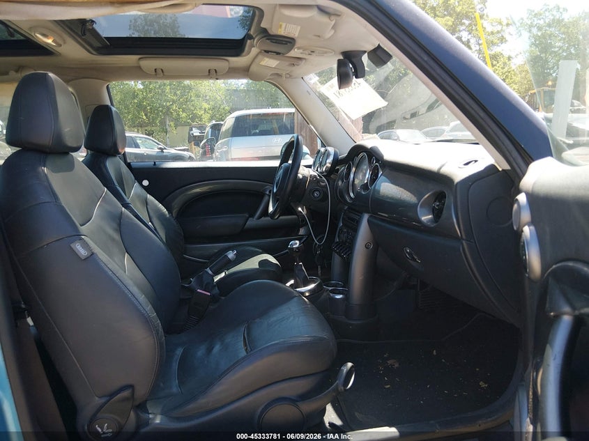 2005 Mini Cooper VIN WMWRE33445TD93371 IAAI salvage auction — NORMAL WEAR, Clear (Massachusetts), sold $300 on 2026-07-22 (photo 5)