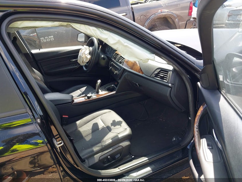 2014 BMW 3er VIN WBA3C1C58EK110577 IAAI salvage auction — NORMAL WEAR, Salvage Title, sold $1,025 on 2026-07-28 (photo 5)