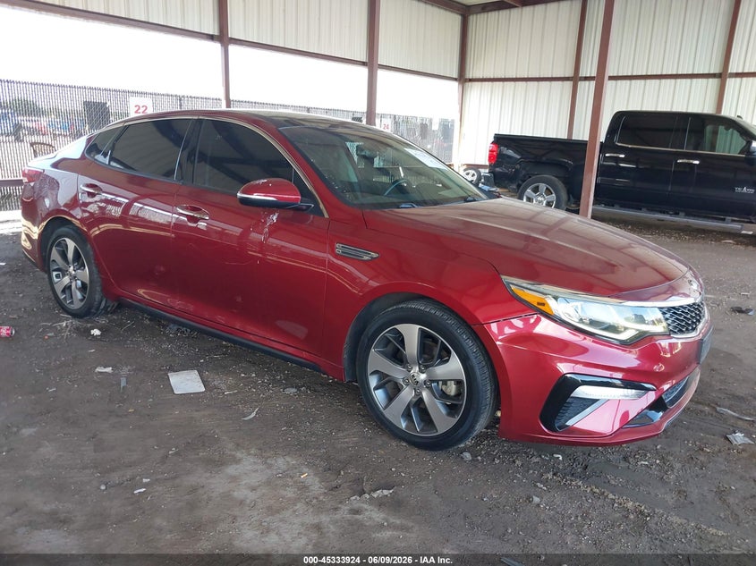 2019 Kia Optima VIN 5XXGT4L33KG367835 IAAI salvage auction — LEFT FRONT, Salvage Title, sold $3,400 on 2026-08-02 (photo 1)
