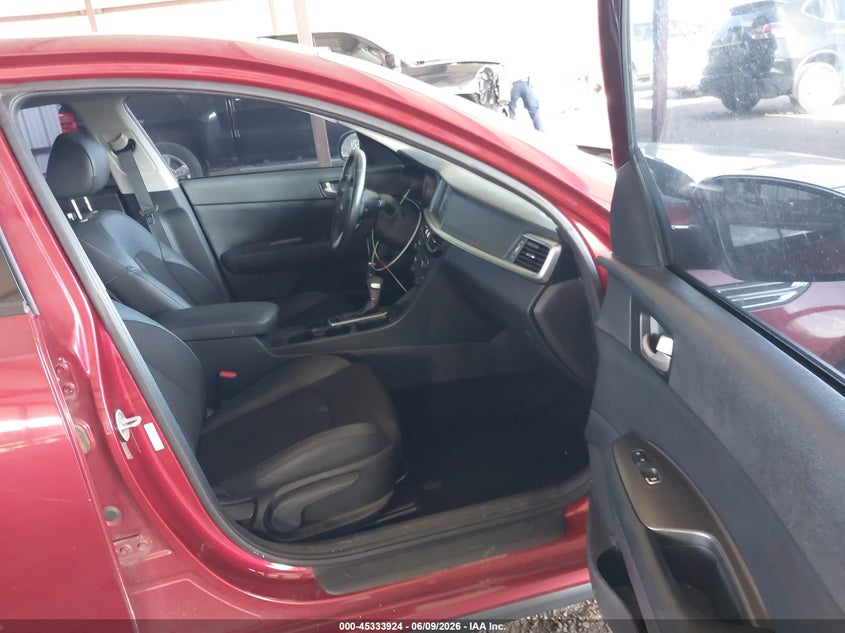 2019 Kia Optima VIN 5XXGT4L33KG367835 IAAI salvage auction — LEFT FRONT, Salvage Title, sold $3,400 on 2026-08-02 (photo 5)