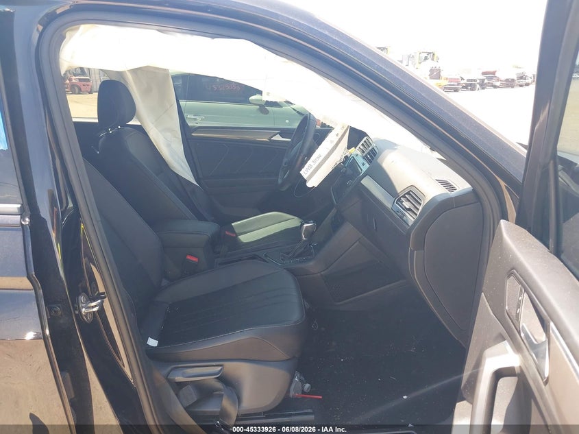 2022 Volkswagen Tiguan VIN 3VVCB7AX7NM097294 IAAI salvage auction — RIGHT SIDE, Rebuildable (Florida), sold $9,550 on 2026-07-28 (photo 5)
