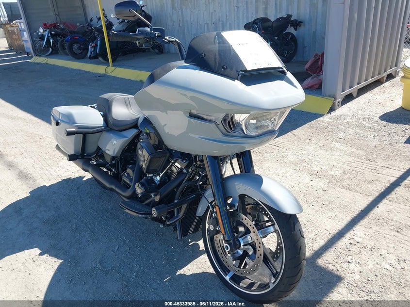 2025 Harley-davidson Road glide VIN 1HD1KH727SB640104 IAAI salvage auction — LEFT & RIGHT, Salvage Title, sold $15,300 on 2026-07-15 (photo 1)