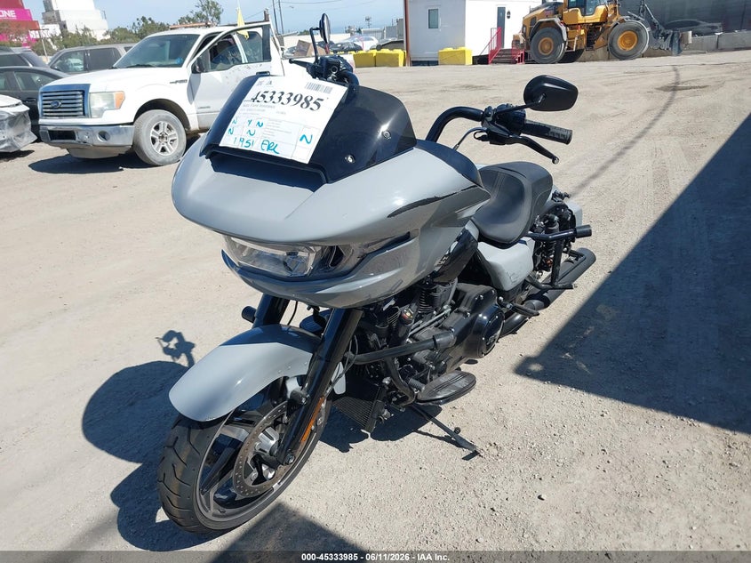 2025 Harley-davidson Road glide VIN 1HD1KH727SB640104 IAAI salvage auction — LEFT & RIGHT, Salvage Title, sold $15,300 on 2026-07-15 (photo 2)
