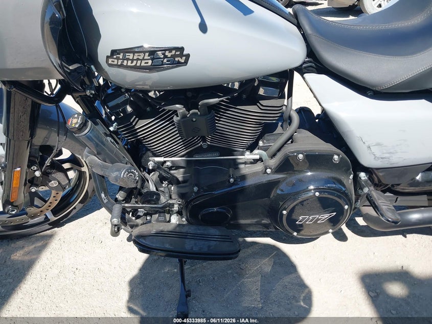 2025 Harley-davidson Road glide VIN 1HD1KH727SB640104 IAAI salvage auction — LEFT & RIGHT, Salvage Title, sold $15,300 on 2026-07-15 (photo 9)