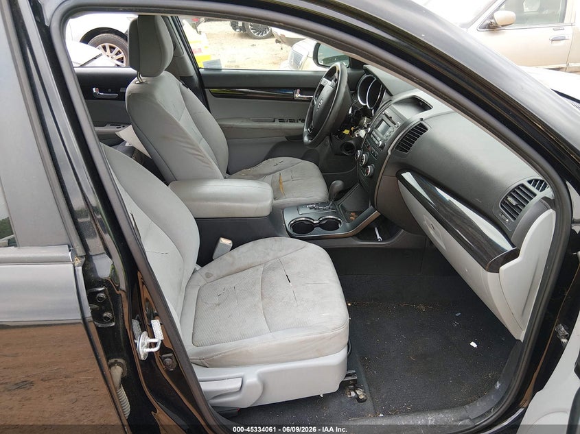 2011 Kia Sorento VIN 5XYKT4A21BG045761 IAAI salvage auction — VANDALISM, Salvage (South Carolina), sold $525 on 2026-07-06 (photo 5)