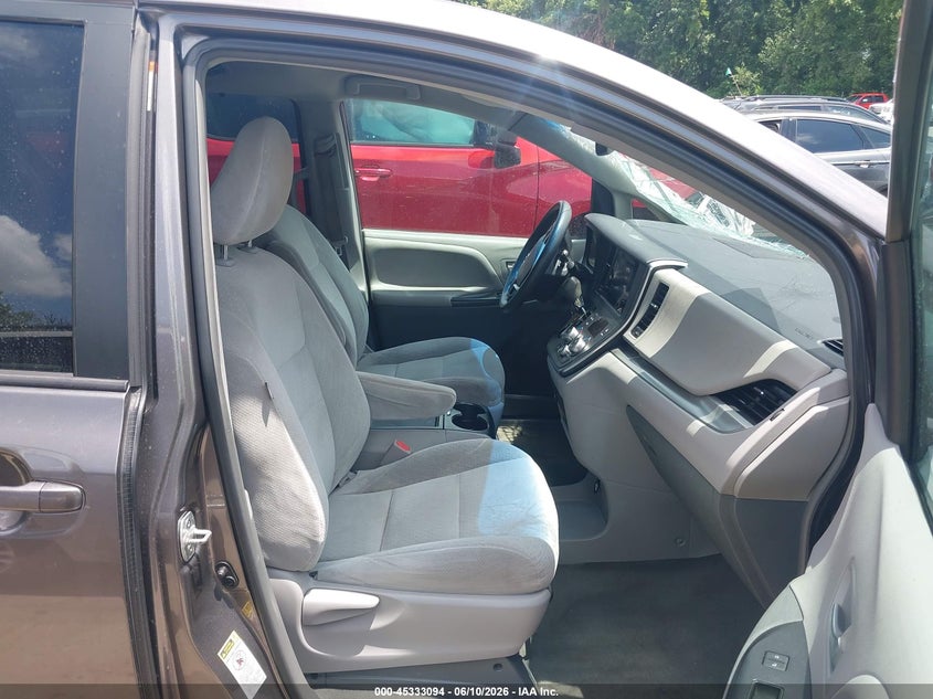 2015 Toyota Sienna VIN 5TDKK3DC7FS564355 IAAI salvage auction — FRONT END, Salvage (Missouri), sold $2,400 on 2026-07-29 (photo 5)