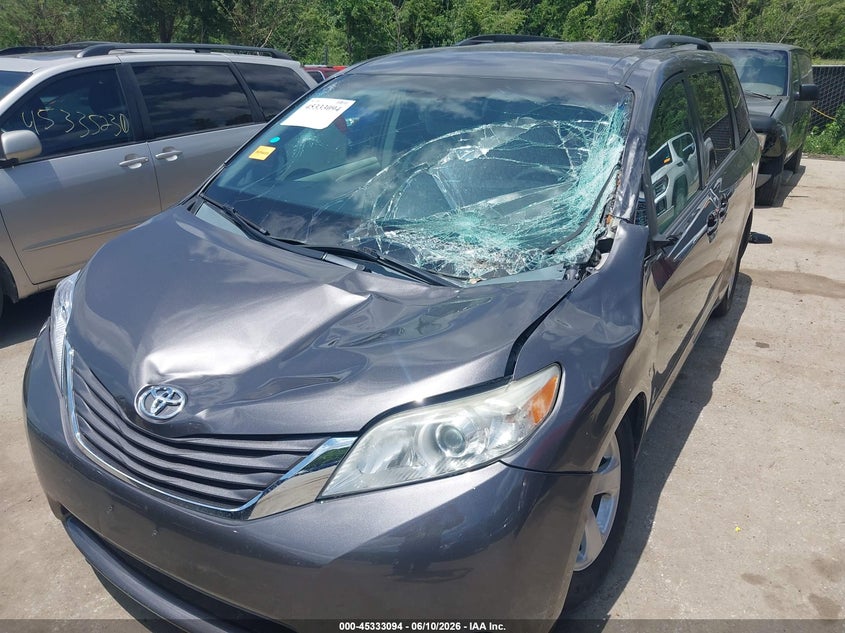 2015 Toyota Sienna VIN 5TDKK3DC7FS564355 IAAI salvage auction — FRONT END, Salvage (Missouri), sold $2,400 on 2026-07-29 (photo 6)