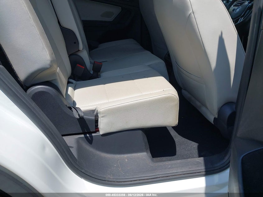 2019 Volkswagen Tiguan VIN 3VV3B7AXXKM199152 IAAI salvage auction — REAR END, Salvage Title, sold $4,700 on 2026-09-03 (photo 8)