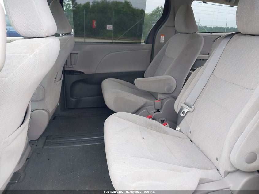 2017 Toyota Sienna VIN 5TDKZ3DC8HS771707 IAAI salvage auction — FRONT & REAR, Salvage Title, sold $1,600 on 2026-07-17 (photo 8)