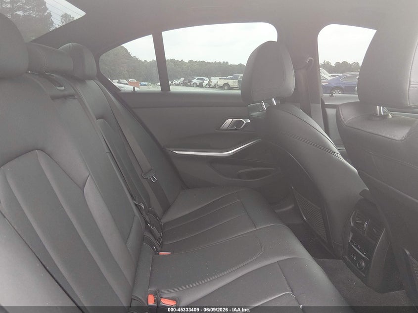 2019 BMW 3er VIN WBA5R1C50KFH14591 IAAI salvage auction — REAR END, Salvage Title, sold $6,400 on 2026-07-28 (photo 8)
