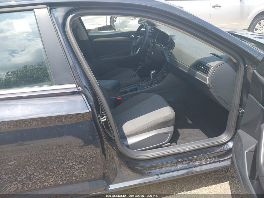 2024 Volkswagen Jetta VIN 3VW5M7BU4RM046800 IAAI salvage auction — HAIL, Salvage (Iowa), sold $10,300 on 2026-07-28 (photo 5)