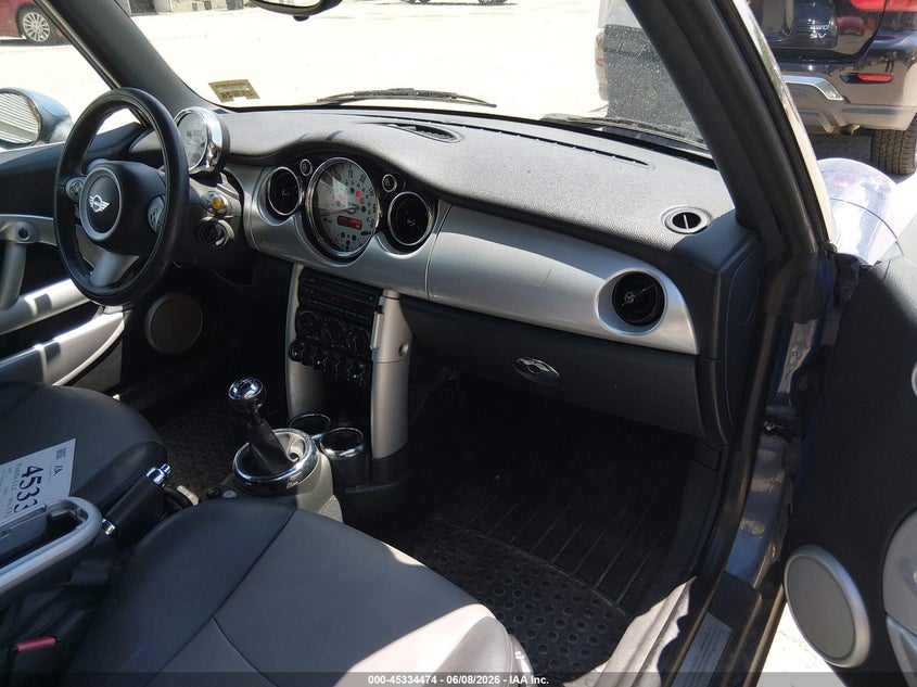 2005 Mini Cooper VIN WMWRF33575TF63633 IAAI salvage auction — NORMAL WEAR, Original (Maine), sold $300 on 2026-07-13 (photo 5)