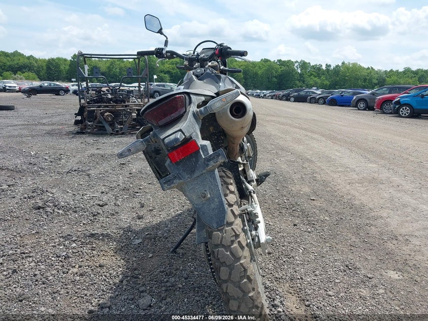 2025 Suzuki Dr-z VIN JS1ER11E3S7101257 IAAI salvage auction — LEFT FRONT, Salvage Title, sold $2,700 on 2026-07-15 (photo 6)