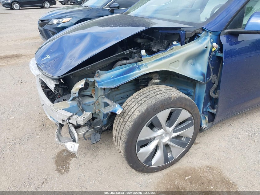 2020 Tesla Model y VIN 5YJYGDEE3LF021277 IAAI salvage auction — FRONT END, Salvage (Ohio), sold $8,200 on 2026-07-31 (photo 6)