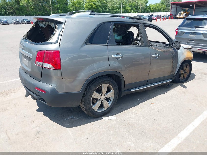 2013 Kia Sorento VIN 5XYKU4A69DG323969 IAAI salvage auction — BURN, Non-Repairable (Tennessee), sold $150 on 2026-07-14 (photo 4)