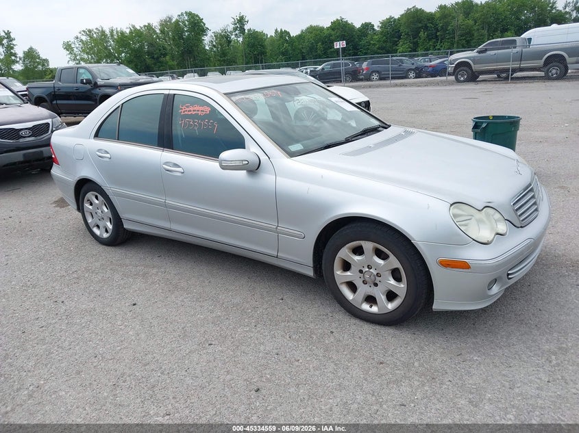 2006 Mercedes-benz C-klasse VIN WDBRF92H96F838335 IAAI salvage auction — SIDE, Clear (New York), sold $475 on 2026-07-19 (photo 1)