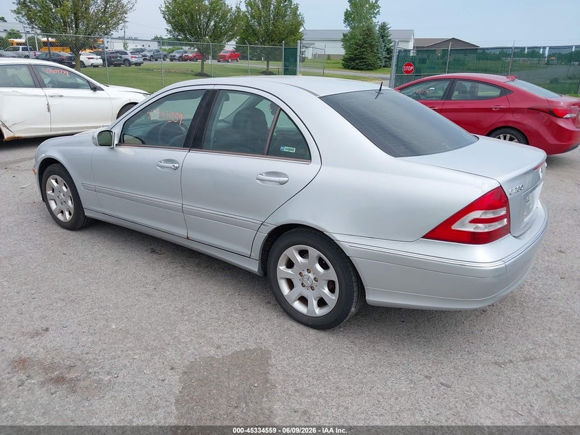 2006 Mercedes-benz C-klasse VIN WDBRF92H96F838335 IAAI salvage auction — SIDE, Clear (New York), sold $475 on 2026-07-19 (photo 3)