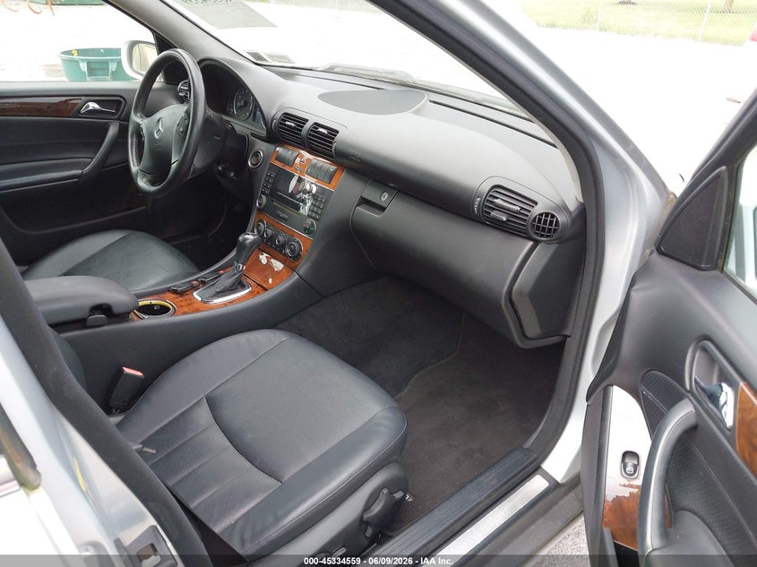 2006 Mercedes-benz C-klasse VIN WDBRF92H96F838335 IAAI salvage auction — SIDE, Clear (New York), sold $475 on 2026-07-19 (photo 5)