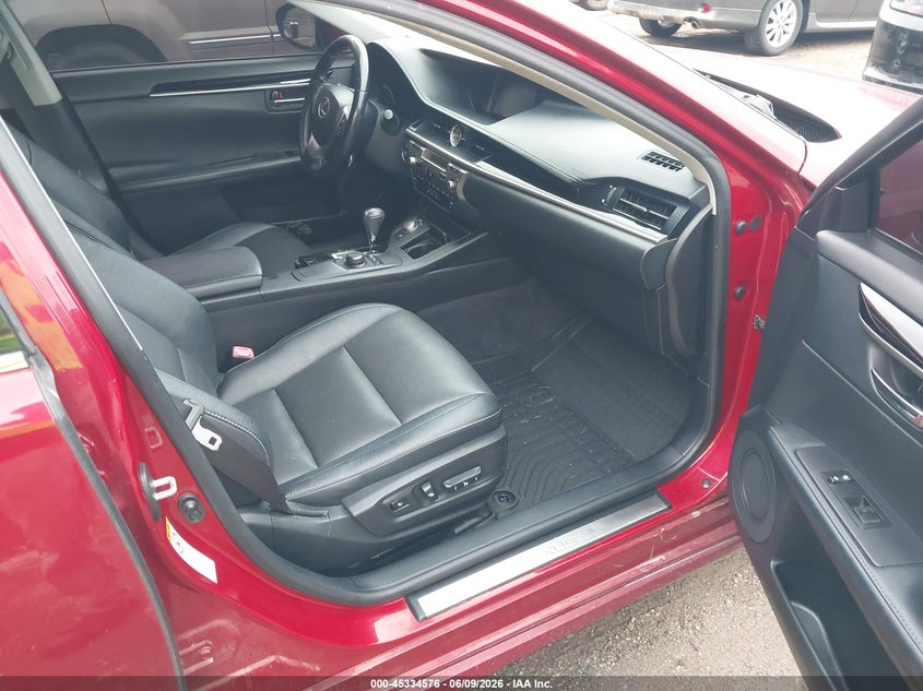 2015 Lexus ES VIN JTHBK1GG1F2172285 IAAI salvage auction — RIGHT REAR, Salvage Title, sold $4,275 on 2026-07-15 (photo 5)