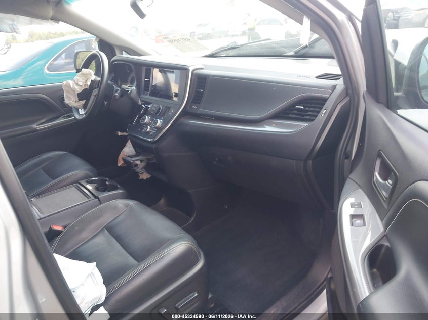 2017 Toyota Sienna VIN 5TDXZ3DC4HS768227 IAAI salvage auction — FRONT END, Salvage (North Carolina), sold $2,550 on 2026-07-08 (photo 5)