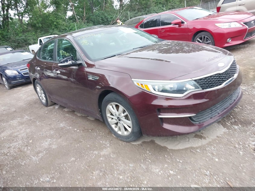 2018 Kia Optima VIN 5XXGT4L33JG181811 IAAI salvage auction — THEFT, Salvage Title, sold $1,000 on 2026-07-29 (photo 1)