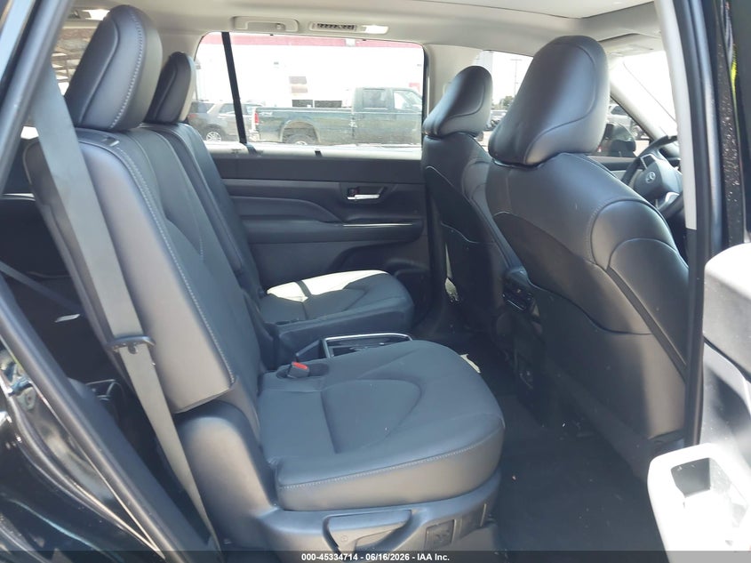 2026 Toyota Highlander VIN 5TDAAAB57TS108682 IAAI salvage auction — RIGHT FRONT, Salvage (California), sold $29,750 on 2026-07-05 (photo 8)