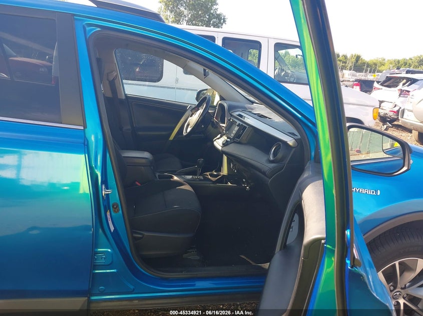 2017 Toyota Rav 4 VIN JTMRJREV6HD137302 IAAI salvage auction — REAR END, Salvage (Ohio), sold $4,950 on 2026-07-08 (photo 5)