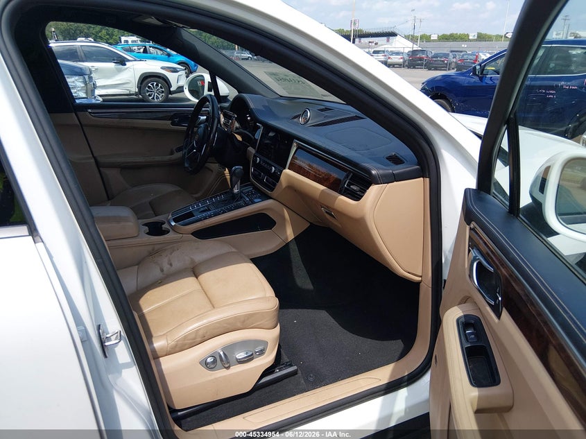 2021 Porsche Macan VIN WP1AA2A56MLB00369 IAAI salvage auction — RIGHT FRONT, Salvage (New Jersey), sold $14,200 on 2026-08-02 (photo 5)