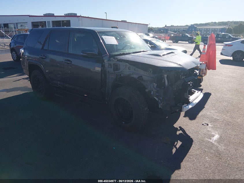 2022 Toyota 4runner VIN JTERU5JRXN6037983 IAAI salvage auction — FRONT END, Salvage (Illinois), sold $18,900 on 2026-07-14 (photo 1)
