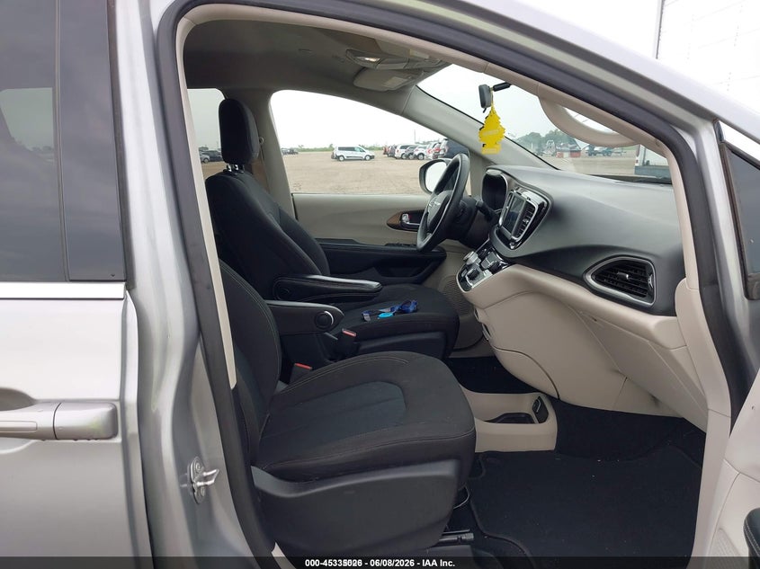 2021 Chrysler Voyager VIN 2C4RC1CG2MR577766 IAAI salvage auction — NORMAL WEAR, Sf97 (Texas), sold $13,075 on 2026-08-04 (photo 5)