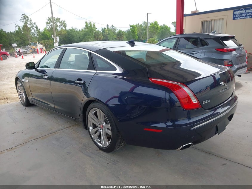 2015 Jaguar Xj VIN SAJWA2GZXF8V81154 IAAI salvage auction — NORMAL WEAR, Clear (Florida), sold $625 on 2026-07-14 (photo 3)