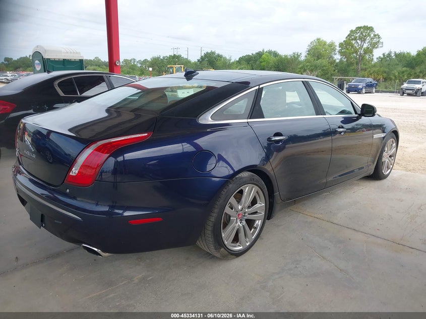 2015 Jaguar Xj VIN SAJWA2GZXF8V81154 IAAI salvage auction — NORMAL WEAR, Clear (Florida), sold $625 on 2026-07-14 (photo 4)