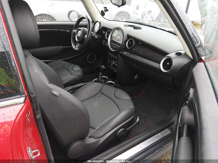2014 Mini Clubman VIN WMWZG3C58ET800480 IAAI salvage auction — NORMAL WEAR, Salvage Title, sold $675 on 2026-07-08 (photo 5)
