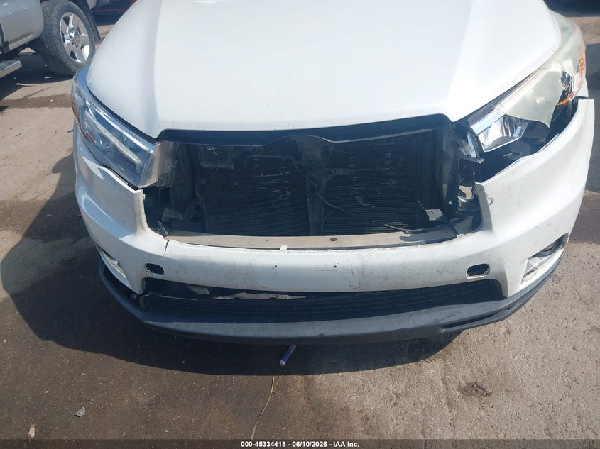 2015 Toyota Highlander VIN 5TDDKRFH7FS182332 IAAI salvage auction — FRONT END, Salvage (Missouri), sold $9,250 on 2026-07-15 (photo 6)