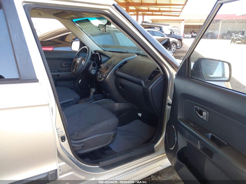 2011 Kia Soul VIN KNDJT2A24B7340351 IAAI salvage auction — NORMAL WEAR, Clear-Dealer Only (Arizona), sold $300 on 2026-07-28 (photo 5)