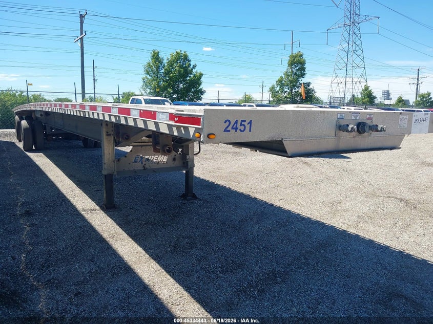 2024 Extreme trailers Flatbed semi trailer VIN 7VGAA5328R1001633 IAAI salvage auction — REAR END, Salvage (Illinois), sold $9,100 on 2026-07-29 (photo 1)