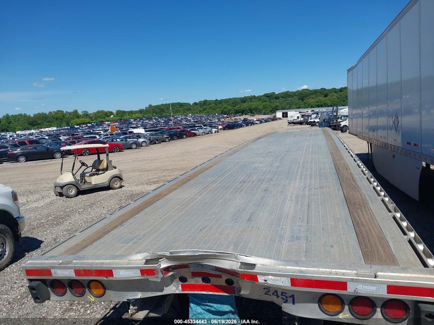 2024 Extreme trailers Flatbed semi trailer VIN 7VGAA5328R1001633 IAAI salvage auction — REAR END, Salvage (Illinois), sold $9,100 on 2026-07-29 (photo 5)