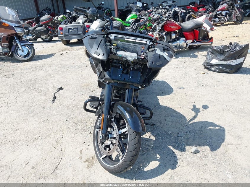 2025 Harley-davidson Road glide VIN 1HD1KH719SB645800 IAAI salvage auction — FRAME DAMAGE, Salvage Title, sold $9,950 on 2026-08-27 (photo 5)